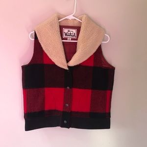 Ladies Woolrich Buffalo Plaid Vest with Sherpa Collar-size M